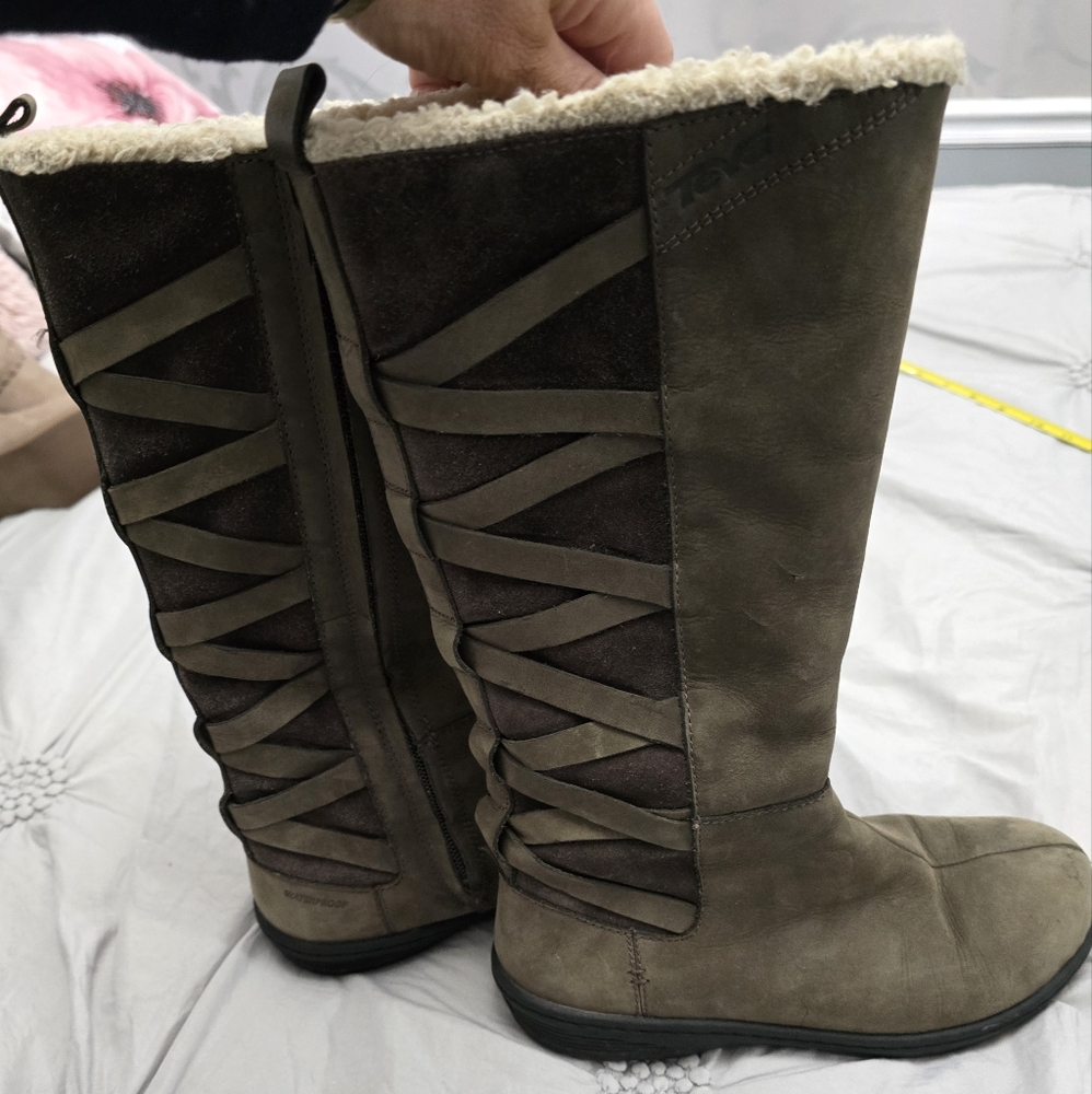 Teva waterproof winter boots - Picture 3 of 6